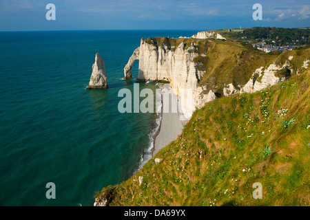 Etretat, Frankreich, Europa, Normandie, Departement Seine maritime, Meer, Küste, steil, Kreide, Felsen, Bogen Stockfoto