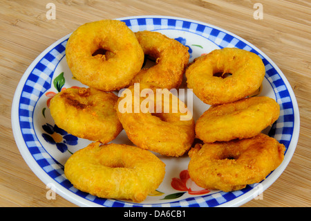 Frittierte Calamares (Tintenfischringe), Tapas, Andalusien, Spanien, Westeuropa. Stockfoto