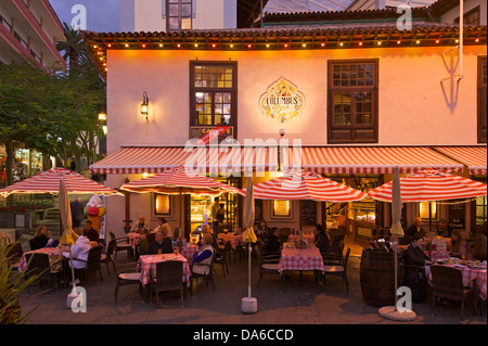 Teneriffa, Teneriffa, Kanaren, Kanarische Inseln, Spanien, Spanisch, Europa, Puerto De La Cruz, Restaurant, Bar, Abend, Abenddämmerung, Stockfoto