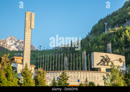 Stadion Medeo, höchste Eislaufbahn in Welt in Almaty, Kasachstan, Asien. Medeo sitzt 1.691 Meter über dem Meeresspiegel Stockfoto