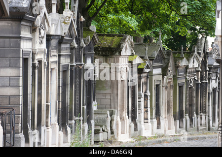 Gräber im Friedhof Père Lachaise, Paris, Ile de France, Frankreich Stockfoto