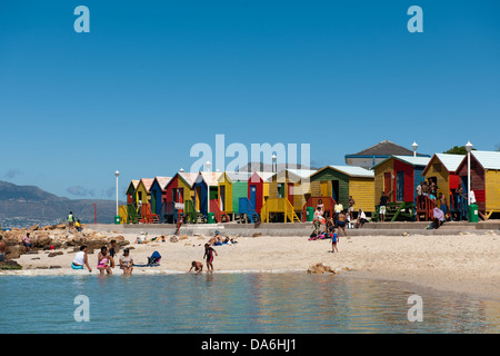 Victorian Baden Hütten, St James Beach, Kapstadt, Südafrika Stockfoto