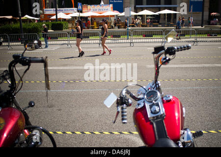 Barcelona, Spanien. 5. Juli 2013. Barcelona Harley Days, das größte städtische treffen für Anhänger der Marke in Europa, übernimmt dem Montjuïc Messegelände in einer ihrer schönsten Ausgaben wieder. Es feiert das 110-jährige Jubiläum der Gründung und der 30. Geburtstag von der Harley Owners Group, mit zahlreichen kostenlosen Aktivitäten für jeden Geschmack. Bildnachweis: Jordi Boixareu/Alamy Live-Nachrichten Stockfoto