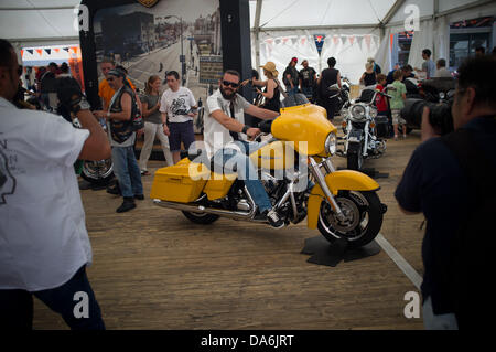 Barcelona, Spanien. 5. Juli 2013. Barcelona Harley Days, das größte städtische treffen für Anhänger der Marke in Europa, übernimmt dem Montjuïc Messegelände in einer ihrer schönsten Ausgaben wieder. Es feiert das 110-jährige Jubiläum der Gründung und der 30. Geburtstag von der Harley Owners Group, mit zahlreichen kostenlosen Aktivitäten für jeden Geschmack. Bildnachweis: Jordi Boixareu/Alamy Live-Nachrichten Stockfoto