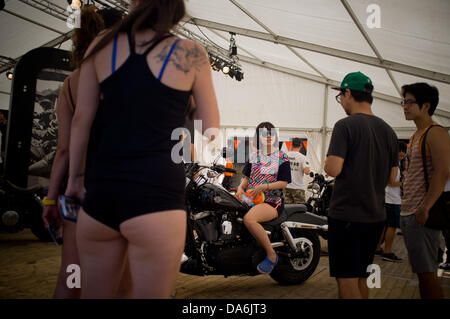 Barcelona, Spanien. 5. Juli 2013. Barcelona Harley Days, das größte städtische treffen für Anhänger der Marke in Europa, übernimmt dem Montjuïc Messegelände in einer ihrer schönsten Ausgaben wieder. Es feiert das 110-jährige Jubiläum der Gründung und der 30. Geburtstag von der Harley Owners Group, mit zahlreichen kostenlosen Aktivitäten für jeden Geschmack. Bildnachweis: Jordi Boixareu/Alamy Live-Nachrichten Stockfoto