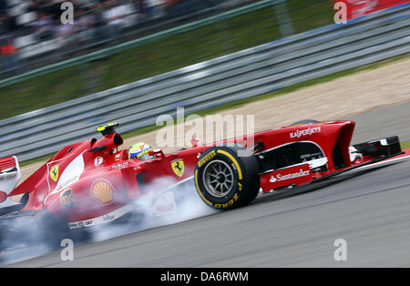 Nuerburg, Deutschland. 5. Juli 2013. Brasilianischer Formel-1-Pilot Felipe Massa Ferrari steuert sein Auto während des zweiten Trainings auf der Rennstrecke Nürburgring in Nuerburg, Deutschland, 5. Juli 2013. Die Formel 1 Grand Prix von Deutschland stattfinden am 7. Juli 2013. Foto: Jens Büttner/Dpa/Dpa/Alamy Live News Stockfoto