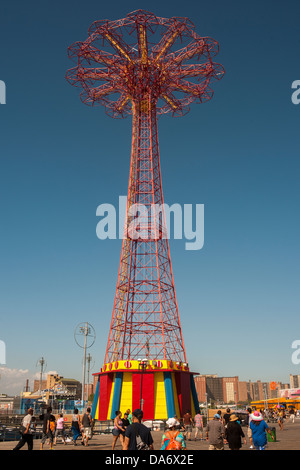 Der Parachute Jump in Coney Island in Brooklyn in New York Stockfoto