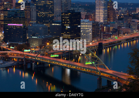 FORT PITT BRÜCKE MONONGAHELA RIVER PITTSBURGH PENNSYLVANIA USA Stockfoto