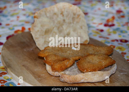 Eine typische italienische Sandwich mit Huhn Schnitzel Stockfoto