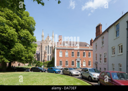 College Green und Kings School, Worcester, Worcestershire, England, Vereinigtes Königreich Stockfoto