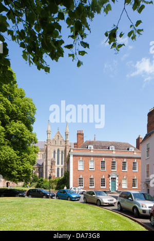 College Green und Kings School, Worcester, Worcestershire, England, Vereinigtes Königreich Stockfoto