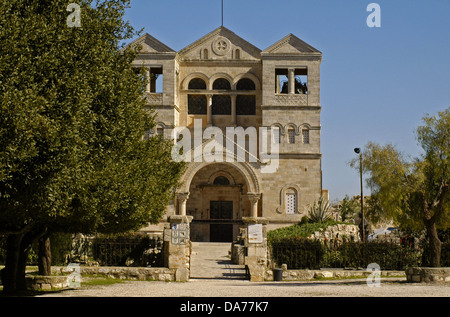 Äußere der Kirche der Verklärung Teil einer Franziskanischen Klosteranlage, die im Jahr 1924 abgeschlossen auf dem Berg Tabor oder Thabor im unteren Galiläa, Israel Stockfoto