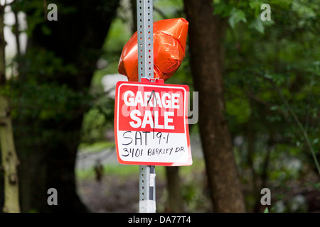 Garage Sale Zeichen Stockfoto