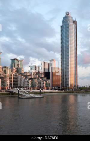 St George Tower St Georges Wharf Vauxhall Stockfoto