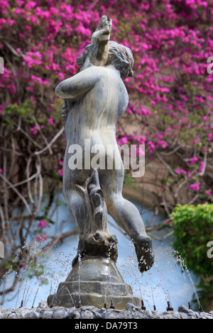 Hof-Brunnen auf der Worth Avenue, Palm Beach, Florida, USA, Nordamerika Stockfoto