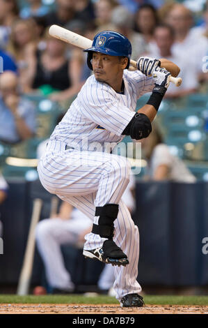 Milwaukee, Wisconsin, USA. 5. Juli 2013. 5. Juli 2013: Milwaukee Brewers Fielder Norichika Aoki #7 rechts oben in der Major League Baseball Spiel zwischen den Milwaukee Brewers und die New York Mets im Miller Park in Milwaukee, Wisconsin Fledermaus. Mets gewann 12-5. John Fisher/CSM. Bildnachweis: Csm/Alamy Live-Nachrichten Stockfoto