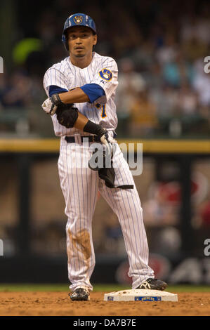 Milwaukee, Wisconsin, USA. 5. Juli 2013. 5. Juli 2013: Milwaukee Brewers Recht Fielder Norichika Aoki #7 trifft ein Doppelzimmer in der Major League Baseball Spiel zwischen den Milwaukee Brewers und die New York Mets im Miller Park in Milwaukee, Wisconsin. Mets gewann 12-5. John Fisher/CSM. Bildnachweis: Csm/Alamy Live-Nachrichten Stockfoto