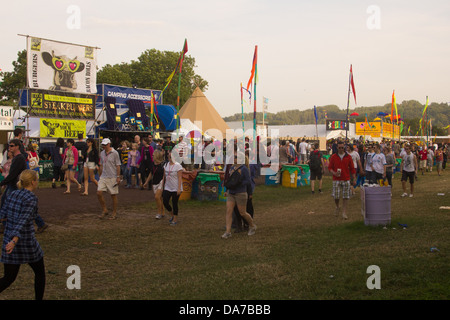 Essensstände in Glastonbury Festival 2013 l, Somerset, England, Vereinigtes Königreich. Stockfoto