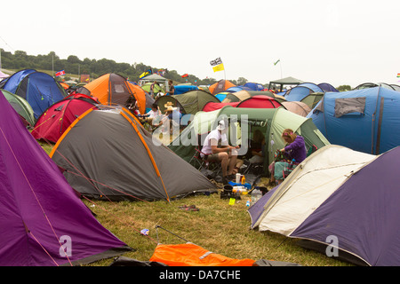 Campingplatz beim Glastonbury Festival, 2013 in Somerset, England, Vereinigtes Königreich. Stockfoto