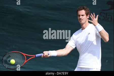 London, Großbritannien. 6. Juli 2013. Andy Murray im Bild während einer Trainingseinheit in Wimbledon bei den All England Lawn Tennis Club in London, Großbritannien, 6. Juli 2013. Foto: Friso Gentsch/Dpa/Alamy Live News Stockfoto