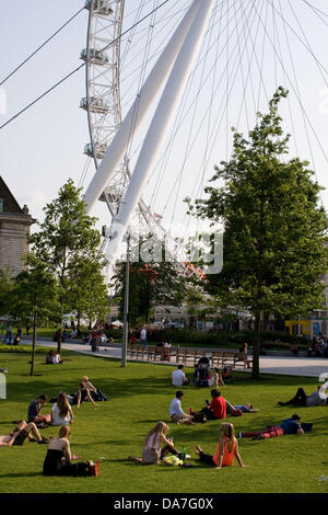 London, UK. 5. Juli 2013. Sonniger Tag in London Credit: Jay Shaw-Baker/Alamy Live News Stockfoto