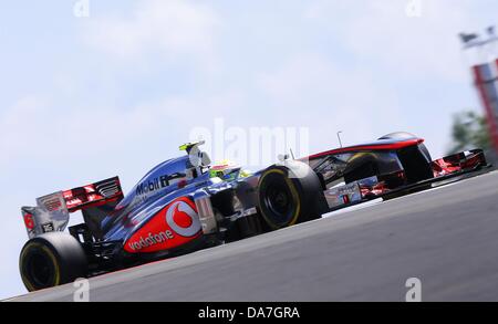 Nuerburg, Deutschland. 6. Juli 2013. Mexikanische Formel-1-Pilot Sergio Perez von McLaren Mercedes steuert sein Auto während dem Qualifying auf dem Nürburgring, Nuerburg, 6. Juli 2013. Die Formel 1 Grand Prix von Deutschland stattfinden am 7. Juli 2013. Foto: Jens Büttner/dpa Stockfoto