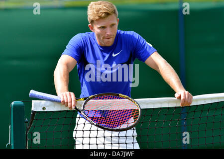 Manchester, UK. 6. Juli 2013. Aegon GB pro-Serie-Manchester, UK 6. Juli 2013 Daniel Cox GB), die vierten Samen findet eine Pause am Netz während seiner Niederlage des siebten Samen Tom Farquharson 6-3. 6: 2 im Finale. Bildnachweis: John Fryer/Alamy Live-Nachrichten Stockfoto