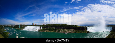 Panoramablick von der kanadischen Seite von Niagara Falls Stockfoto