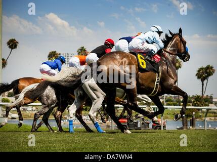 Inglewood, Kalifornien, USA. 7. Juli 2013. Schiaparelli mit Joe Talamo Siege der Royal Mile der Heldin in Betfair Hollywood Park in Inglewood, Kalifornien am 6. Juli 2013. Bildnachweis: Alex Evers/Eclipse/ZUMAPRESS.com/Alamy Live-Nachrichten Stockfoto