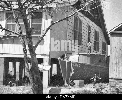 Zwischen den Häusern entlang der New Jersey Küste nach 1938 Hurrikan Boot Stockfoto