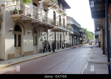 Casco Antiguo von Panama City, Panama. Koloniale Gasse im Bereich San Felipe. Stockfoto