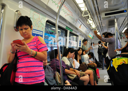 Menschen MRT Singapur Stockfoto