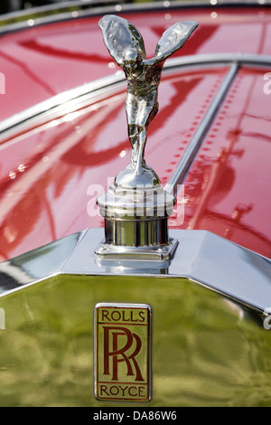 Vordere Haube Verzierung auf einem klassischen Rolls-Royce und front-RR-Abzeichen Stockfoto