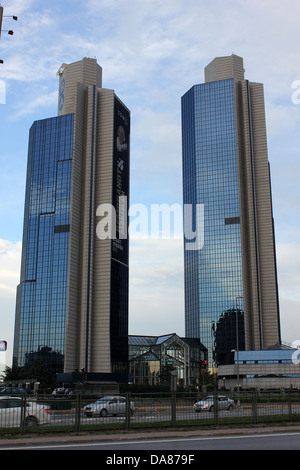 Istanbul Wolkenkratzer, Twin Towers bei 4Levent Stockfoto