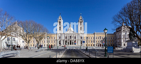 Nationalpalast von Mafra, Kloster und Basilika in Portugal. Franziskaner Orden. Barock-Architektur. Stockfoto