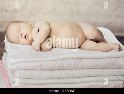 Schönes Foto von süß schlafenden Neugeborenen baby Stockfoto