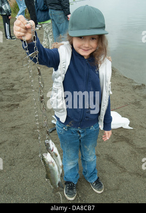 Kostenlose Kinder Angeln Derby gesponsert von TRout Unlimited Sky Valley Kapitel 654, Monroe, Washington. Stockfoto