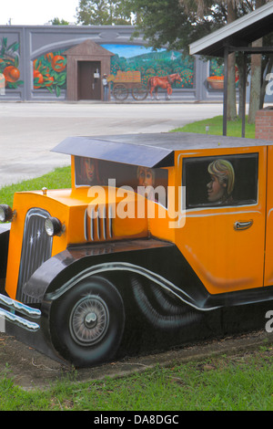 Florida Lake Placid, künstlerischer Abfallcontainer, Wandbild, Fahrzeug, Park, Besucher reisen Reise Reise Tourismus Wahrzeichen Kultur Kultur Kultur, vac Stockfoto