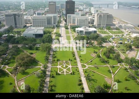 Louisiana, Baton Rouge. Blick auf Downtown & Mississippi Fluß von der 27. Etage Aussichtsplattform von der Louisiana State Capitol Stockfoto