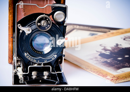 Antike Foth platte Kamera, Modell 1931 in Deutschland hergestellt, mit Leder Balg Stockfoto