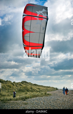 Kite-Surfen Kite Climping Beach in der Nähe von Littlehampton, West Sussex, UK Stockfoto