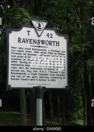 RAVENSWORTH in der Nähe hier Stand Ravensworth und Fitzhugh Lee Familie zu Hause. Von William Fitzhugh etwa 1796 erbaut, stand das Herrenhaus auf die größte einzelne Landbewilligung in Fairfax County, die 21.966 Hektar im Jahr 1685 von Fitzhugh Ur-Großvater übernommen. Während des Bürgerkrieges war das Haus nicht von beiden Seiten belästigt. Nach dem Krieg kehrte Ravensworth in den Besitz des Robert E. Lees zweite Sohn, Lee Generalmajor W.H.F. ("Rooney"). Ravensworth, ein Frame Palladio-Stil Villa, war eine der imposantesten Residenzen in Fairfax County bis es im Jahr 1926 brannte. Abteilung für historische Ressourcen, 1992. Stockfoto