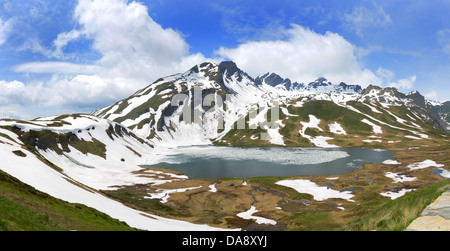 Lago Verney auf The Little St. Bernard Pass oder Col du Petit Saint Bernard oder Colle del Piccolo San Bernardo Stockfoto