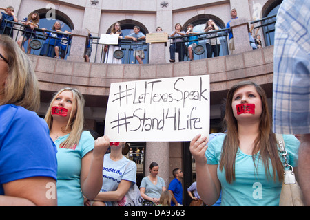 Gruppen von religiösen Bürgern teilnehmen, Rallye und die Berücksichtigung des neuen rechts auf der Texas Gesetzgeber auf Abtreibungen zu protestieren Stockfoto