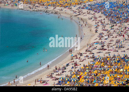 Amadores, Spanien, Europa, Kanarische Inseln, Gran Canaria, Playa, Strand, bunte, überfüllt, Display, Urlaub, Insel, Runde, Tourist Stockfoto