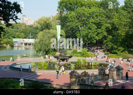 ENGEL DES WASSER-BRUNNEN (©EMMA STEBBINS 1868) BETHESDA TERRASSE (© OLMSTEAD & VAUX 1860) CENTRAL PARK MANHATTAN NEW YORK CITY Stockfoto