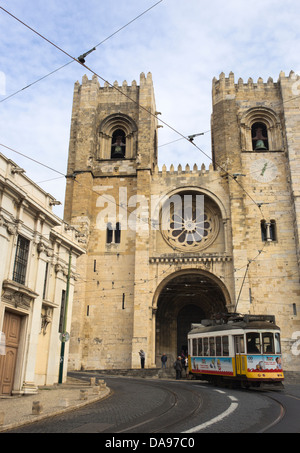 Der patriarchalische Kathedrale von Santa Maria Maggiore oder die Kathedrale von Lissabon, Lissabon, Portugal. Stockfoto