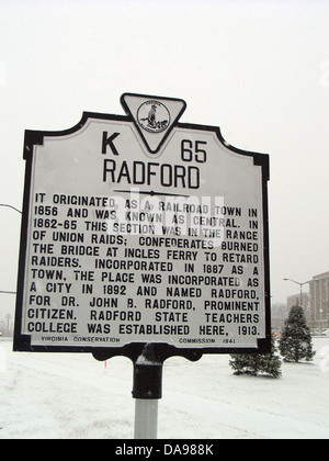 RADFORD es entstand als eine Eisenbahn-Stadt im Jahre 1856 und wurde bekannt als zentrale. 1862-65 wurde dieser Abschnitt in den Bereich der Union Überfällen; Eidgenossen verbrannt die Brücke bei Ingles Ferry, den Räuber zu verzögern. Gegründet 1887 als eine Stadt, wurde der Ort 1892 als Stadt gegründet und Radford für Dr. John B. Radford, prominenter Bürger. Radford State Teachers College wurde hier gegründet 1913. Virginia Conservation Commission, 1941. Stockfoto