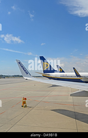 Boeing 737-300 der Fluggesellschaften Ryanair Porto Portugal Stockfoto