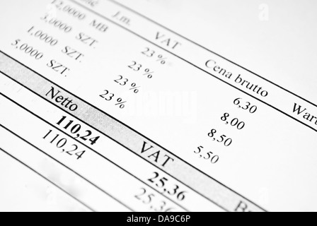 Rechnung-Mappe mit Brutto- und Netto-Preise und Mehrwertsteuer Steuerwert Stockfoto